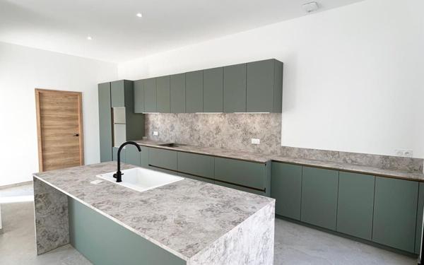 Maison à vendre    5 pièces • 175 m2 Balaruc-les-Bains