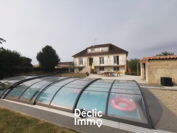 Vente maison individuelle Vouille, 205m² 1780m² 8 pièces 394 000€