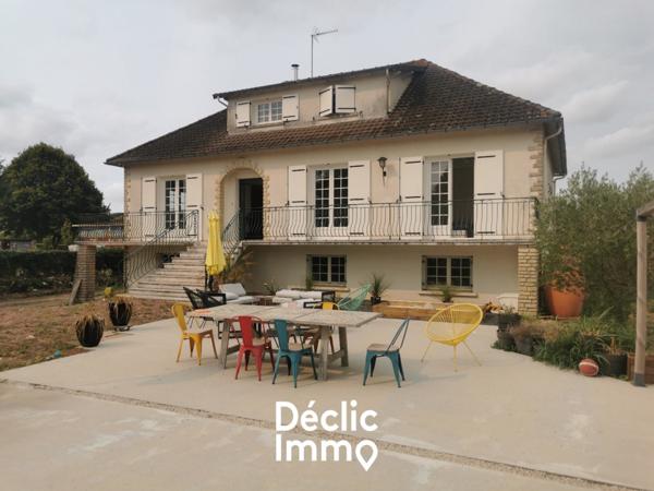 Vente maison individuelle Vouille, 205m² 1780m² 8 pièces 394 000€