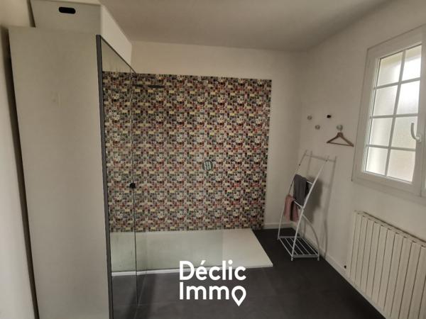 Vente maison individuelle Vouille, 205m² 1780m² 8 pièces 394 000€
