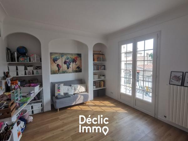 Vente maison individuelle Vouille, 205m² 1780m² 8 pièces 394 000€