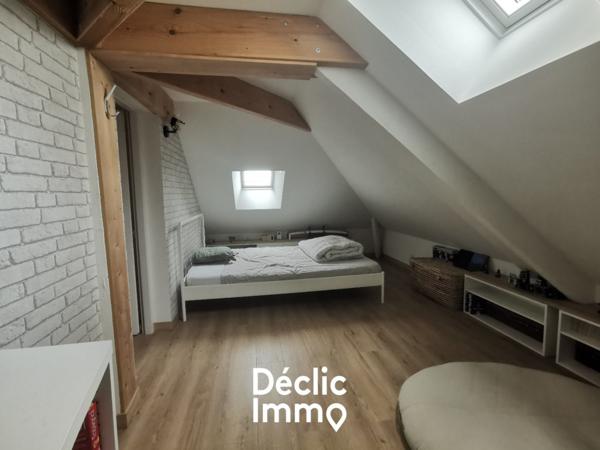 Vente maison individuelle Vouille, 205m² 1780m² 8 pièces 394 000€