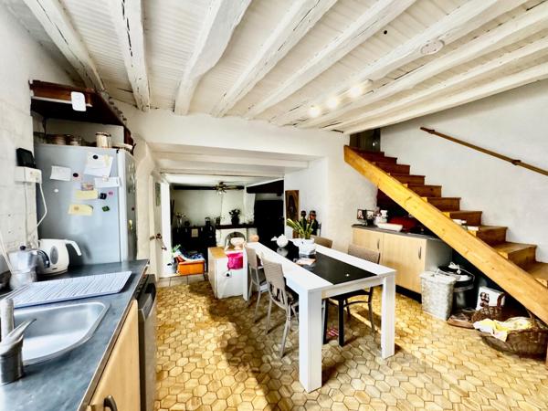 Maison avec une cour 110 m², 5 chambres