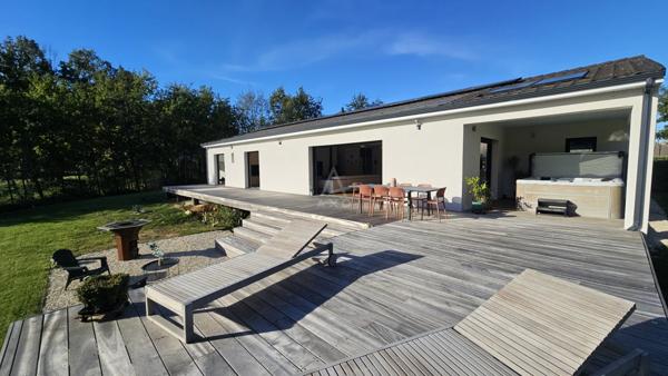 Maison comtemporaine dans un cadre idyllique, calme et verdoyant
