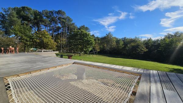 Maison comtemporaine dans un cadre idyllique, calme et verdoyant