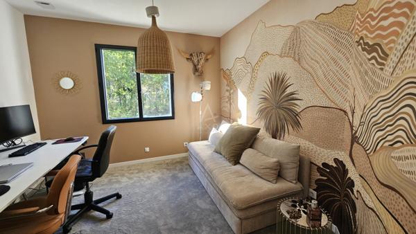 Maison comtemporaine dans un cadre idyllique, calme et verdoyant