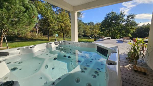 Maison comtemporaine dans un cadre idyllique, calme et verdoyant
