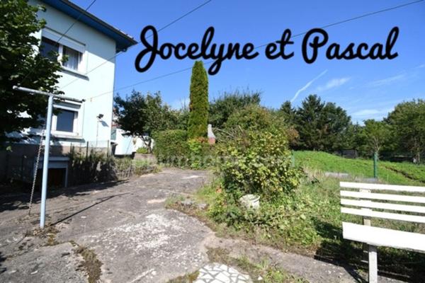 Maison mitoyenne d’un seul côté à Mont-Saint-Martin – 70 m² + garage aménagé en appartement