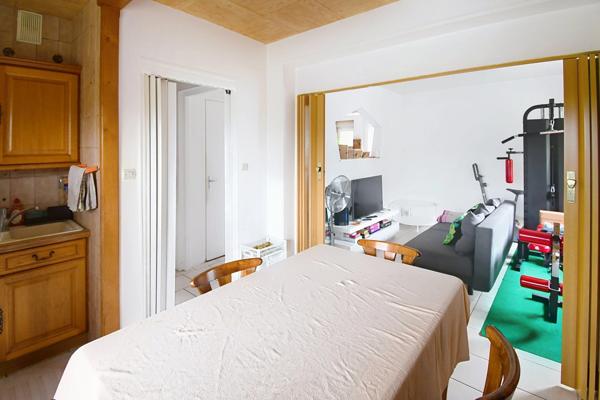 Maison mitoyenne d’un seul côté à Mont-Saint-Martin – 70 m² + garage aménagé en appartement