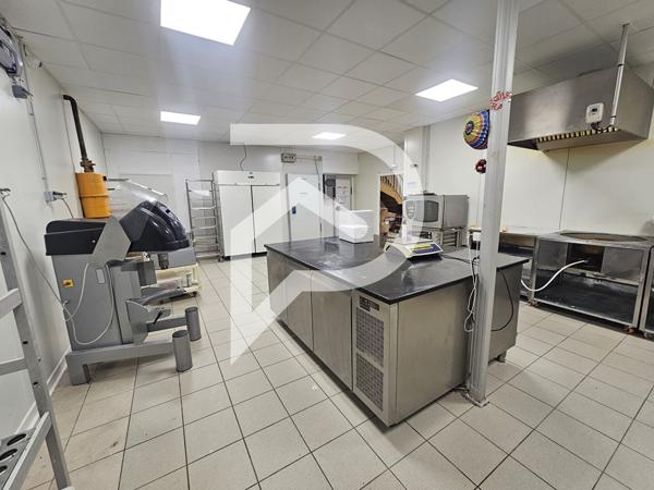 Local commercial 283.83 m2
