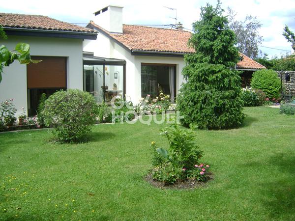 GERZAT - MAISON PLAIN PIED 109 M², T5, DOUBLE GARAGE ET JARDIN