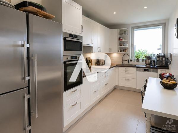 Appartement Rueil Malmaison 4 pièce(s) 107.87 m2 570 000 € **  - Référence  19872
