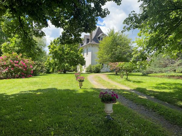 Maison de maître et sa dépendance Vigeois