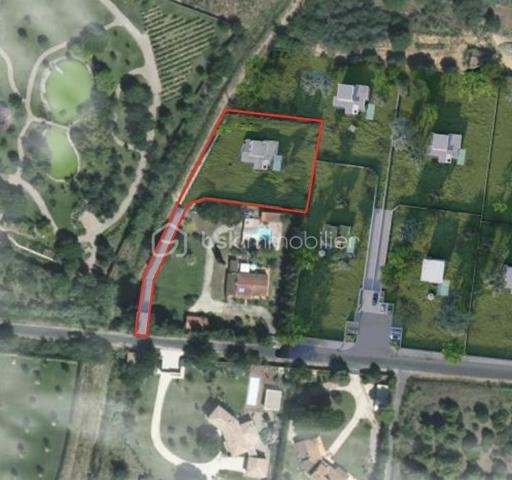 Terrain de 2 762 m²