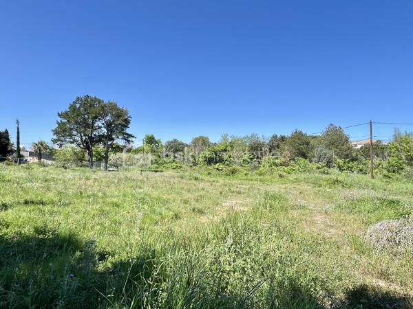 Terrain de 2 762 m²