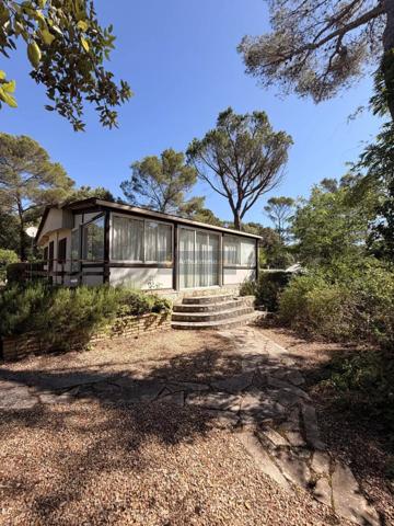 Vente                                                      Terrain
                        
                                         465 m2                     à Fréjus