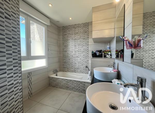 Maison à vendre 5 pièces 108 m² Unieux