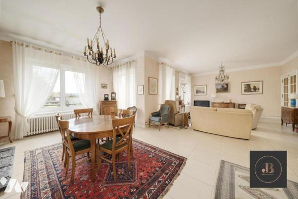 Maison de caractère 1930-11 pièces-325 m2-jardin plein SUD-garage