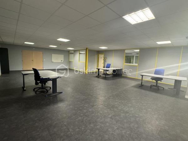 Bureau de 730 m²