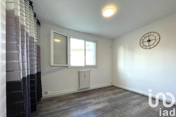 Appartement 4 pièces de 72 m² à Sainte-Geneviève-des-Bois (91700)