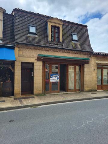Immeuble - Les eyzies Immeuble de rapport avec local commercial et deux appartements
