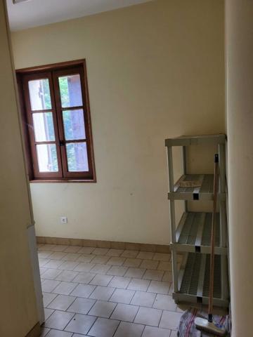 Immeuble - Les eyzies Immeuble de rapport avec local commercial et deux appartements