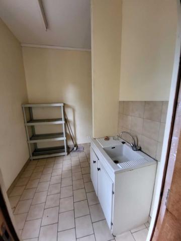 Immeuble - Les eyzies Immeuble de rapport avec local commercial et deux appartements