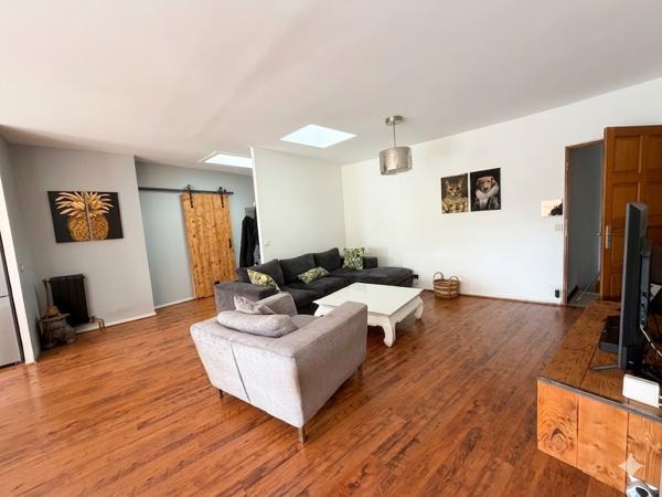 RARE SUR LE SECTEUR : Maison de bourg en pierre avec garage XXL , Camblanes et meynac RARE SUR LE SECTEUR : Maison de bourg en pierre avec garage XXL , Camblanes et meynac