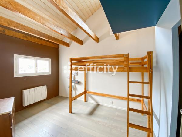 Maison
         4 pièces
        - 121 m² 245 000 € *