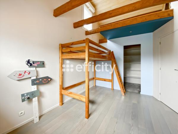 Maison
         4 pièces
        - 121 m² 245 000 € *