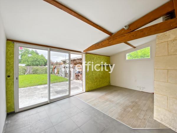 Maison
         4 pièces
        - 121 m² 245 000 € *