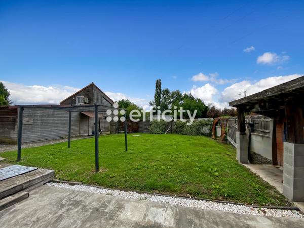 Maison
         4 pièces
        - 121 m² 245 000 € *