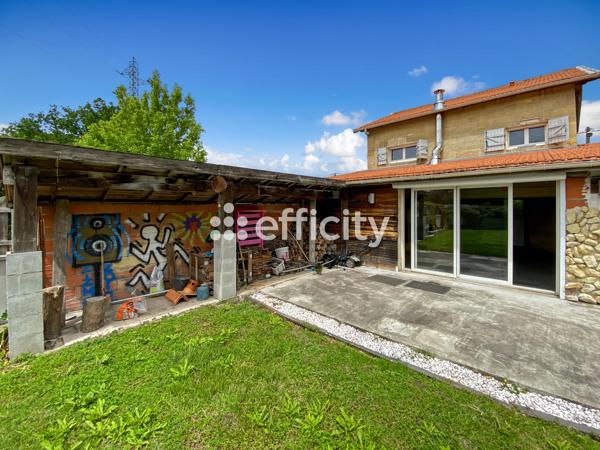 Maison
         4 pièces
        - 121 m² 245 000 € *