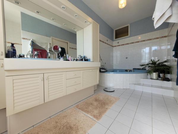 MAISON 5 PIÈCES 190 M2