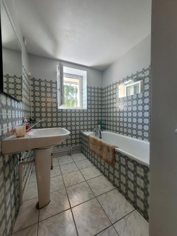 MAISON 5 PIÈCES 190 M2