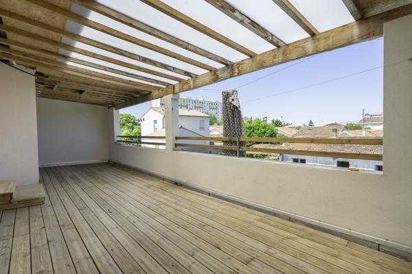 Immeuble
        
        - 240 m² Exclusivité