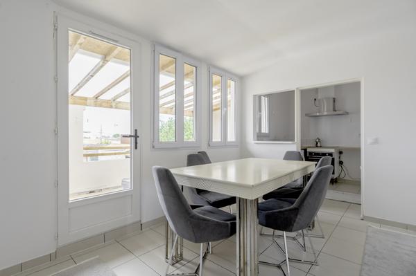 Immeuble
        
        - 240 m² Exclusivité