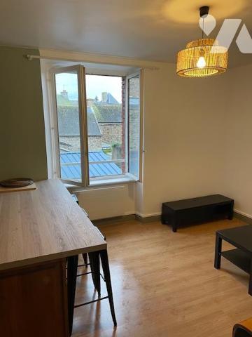 A VENDRE IMMEUBLE - 2250 PAIMPOL