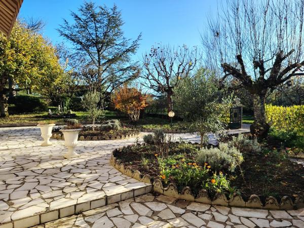 Maison + appartement indépendant dans quartier résidentiel calme