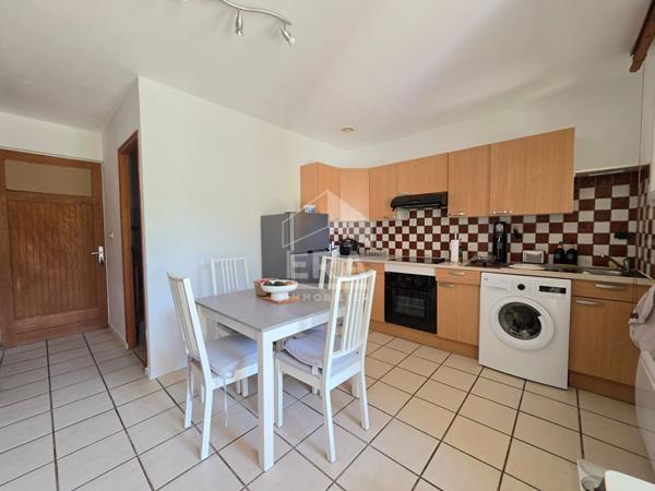 Maison divisée en 3 appartements avec Jardin, terrasse et garage