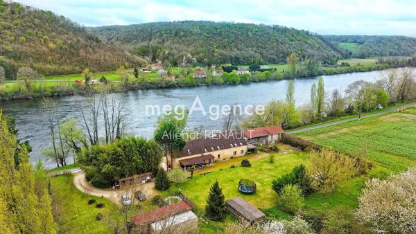 Maison à LALINDE, 24150 - 11 pièces 320m²