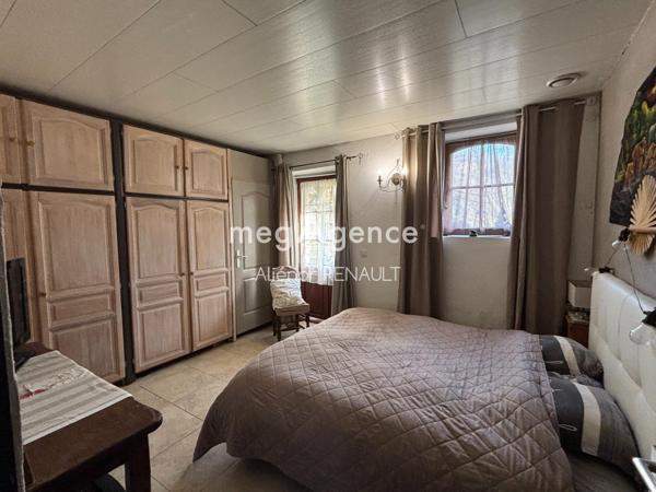 Maison à LALINDE, 24150 - 11 pièces 320m²