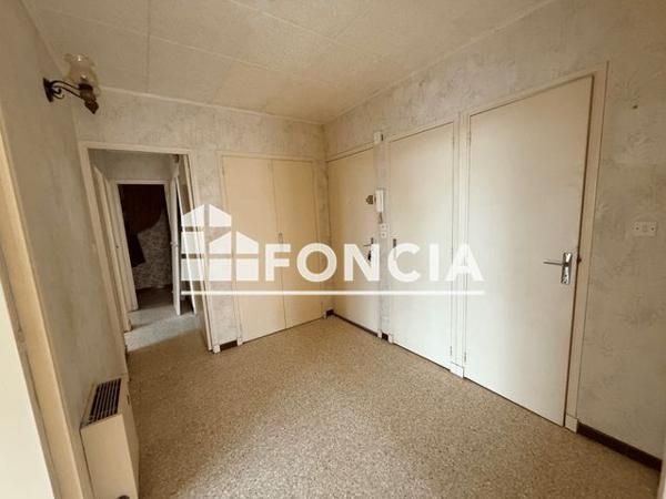 Location Appartement 4 pièces 77.35 m² - RUE ADJUDANT CHEF CHAMPION Salon De Provence 13300