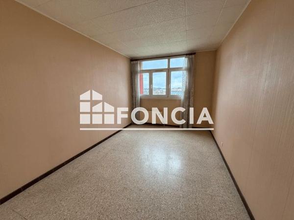 Location Appartement 4 pièces 77.35 m² - RUE ADJUDANT CHEF CHAMPION Salon De Provence 13300