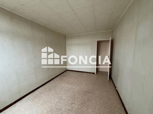 Location Appartement 4 pièces 77.35 m² - RUE ADJUDANT CHEF CHAMPION Salon De Provence 13300