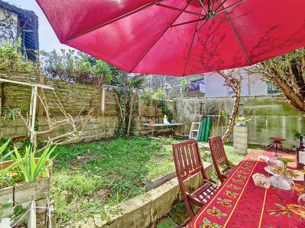 Maison familiale 7 pièces, 2 appartements et local professionnel – À 10 minutes à pied de l’océan SAINT JEAN DE LUZ (64)