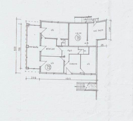 Maison familiale 7 pièces, 2 appartements et local professionnel – À 10 minutes à pied de l’océan SAINT JEAN DE LUZ (64)