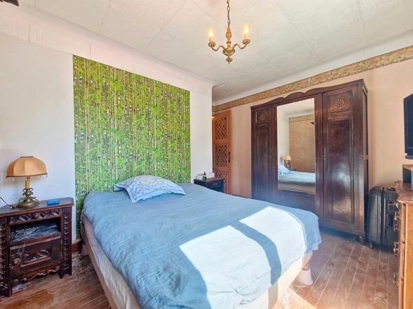 Maison familiale 7 pièces, 2 appartements et local professionnel – À 10 minutes à pied de l’océan SAINT JEAN DE LUZ (64)