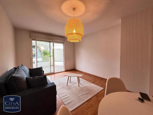 Appartement à louer 2 pièces 46.93m² Lons (64140)