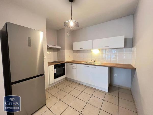 Appartement à louer 2 pièces 46.93m² Lons (64140)